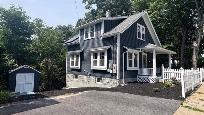 Building Photo - 218 Marshall St