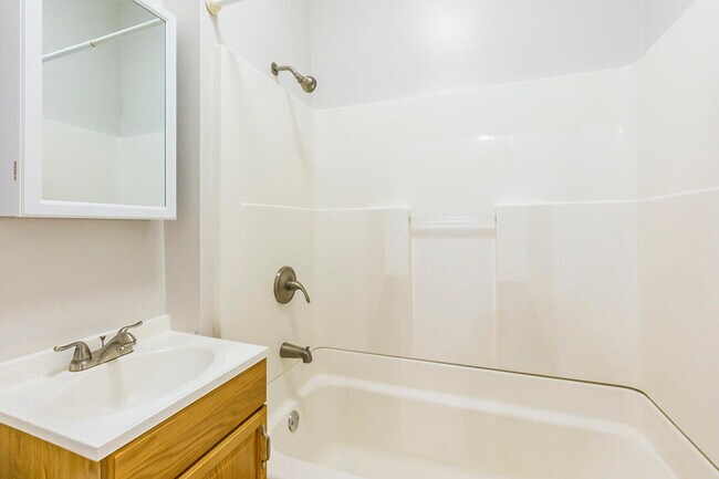 Building Photo - 51 Mentelle Park