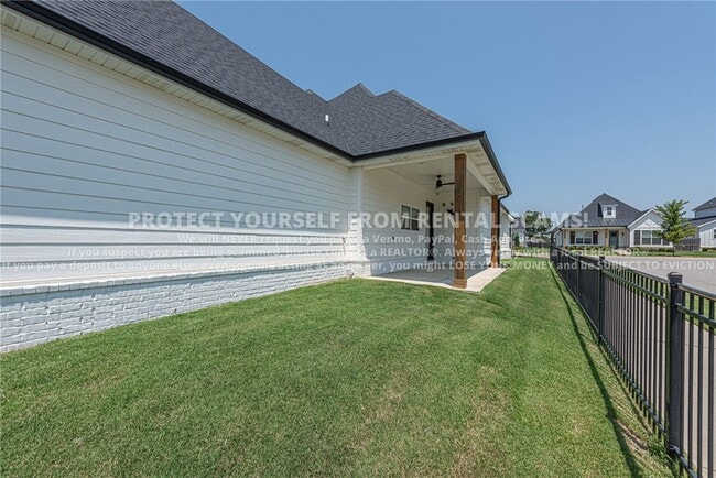 Building Photo - 6875 Garden Trail Ave