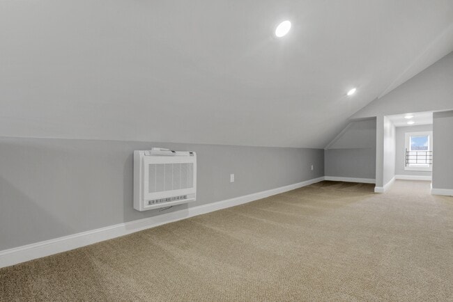 Building Photo - 741 E Mound St