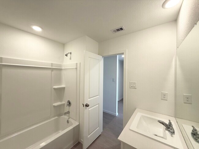 Building Photo - 28907 Bison Haven Dr