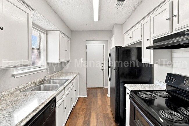 Building Photo - 2427 Indigo Ln