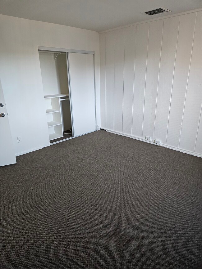 Building Photo - 4110 W Burbank Blvd