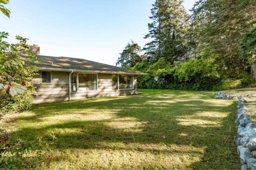 Building Photo - 1608 Balda Rd
