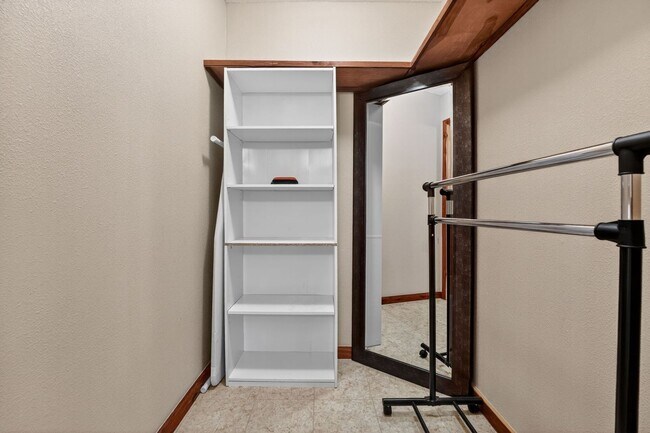 Building Photo - 1059 State Hwy 95