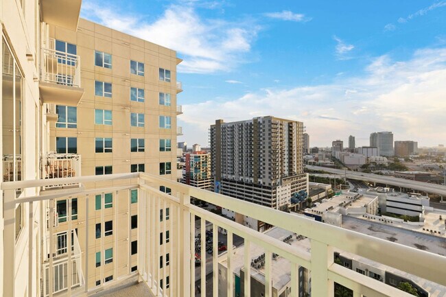 Building Photo - 605 N 12th St