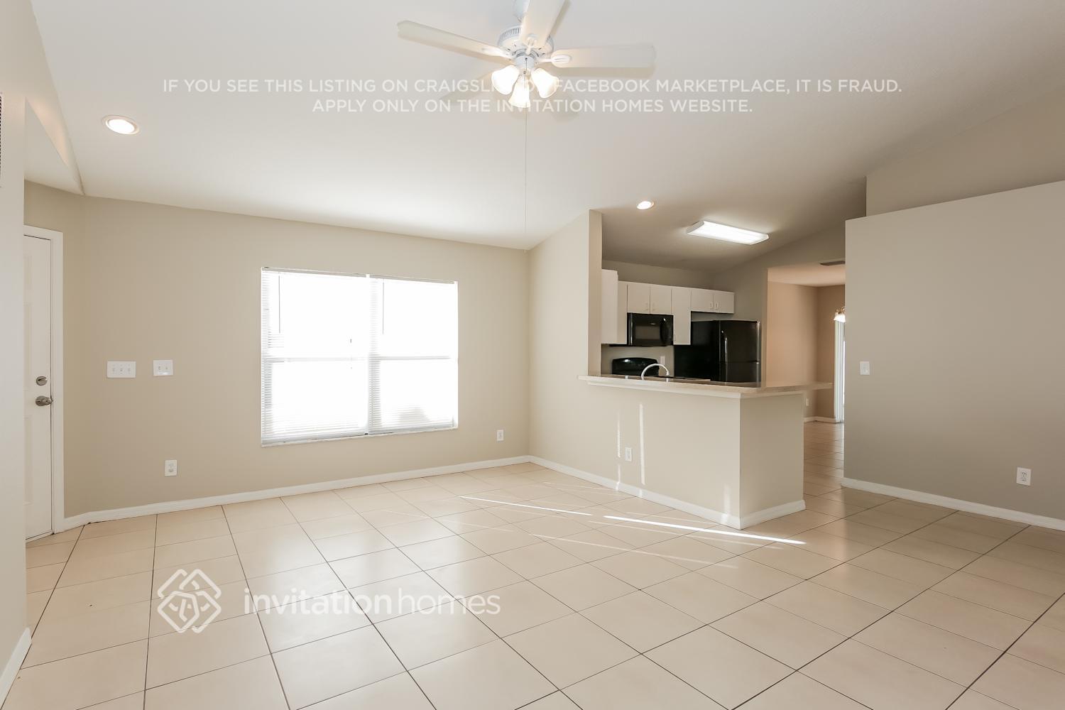 Building Photo - 10353 Lakeside Vista Dr