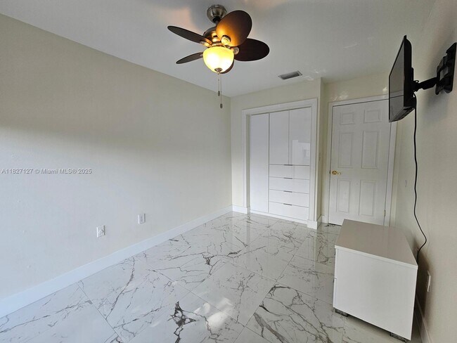 Building Photo - 7436 SW 106th Pl