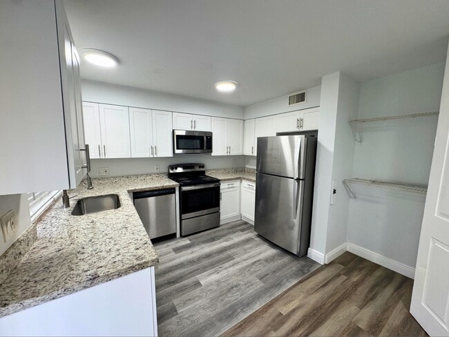 Building Photo - 4501 Treehouse Ln