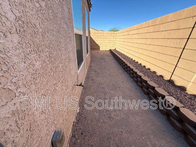 Building Photo - 2430 River Valley Cir