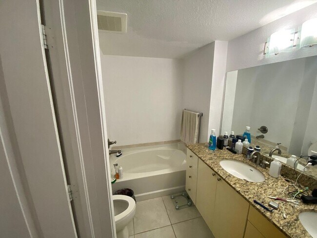 Building Photo - 1830 Radius Dr