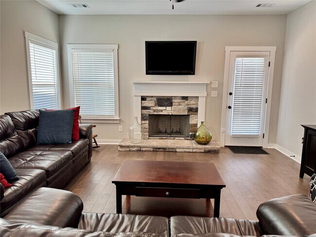 Building Photo - 275 Hedgefield Dr