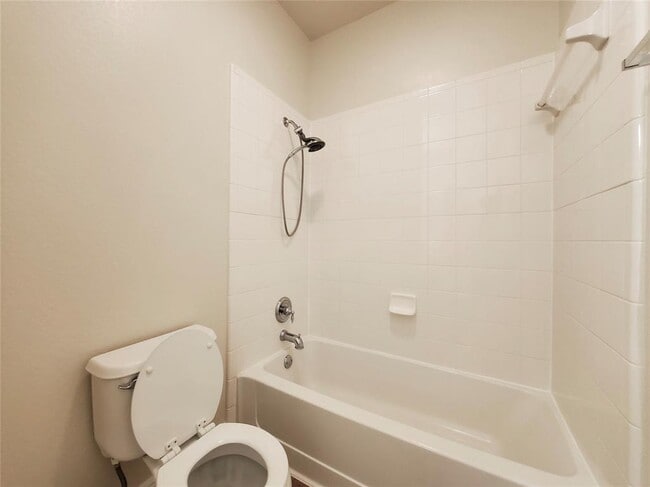 Building Photo - 14829 Fernhill Dr