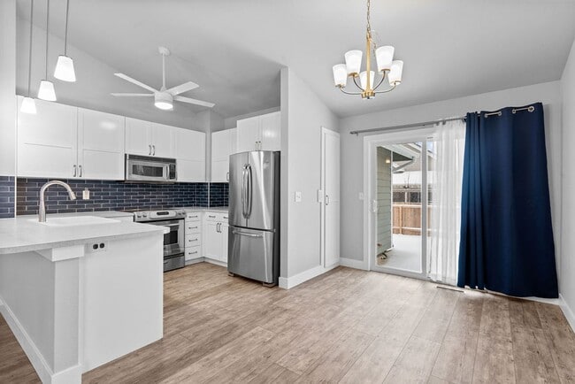 Building Photo - 1613 Barnwood Dr