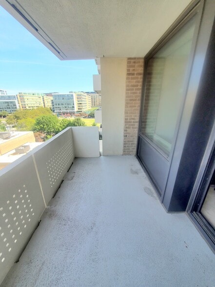Building Photo - 300 M St SW