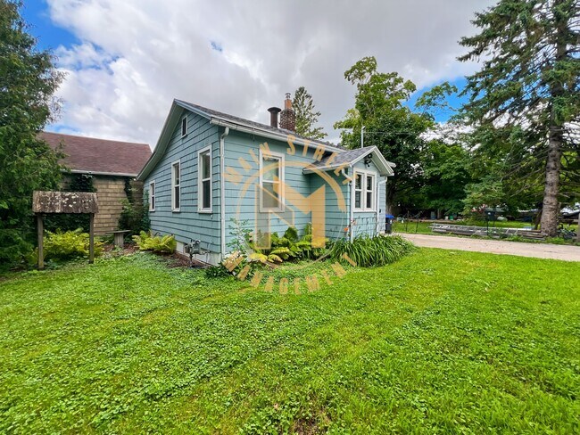Primary Photo - 223 E Franklin Ave