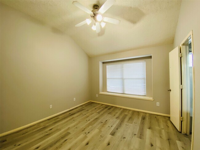 Building Photo - 19207 Caledonia Dr