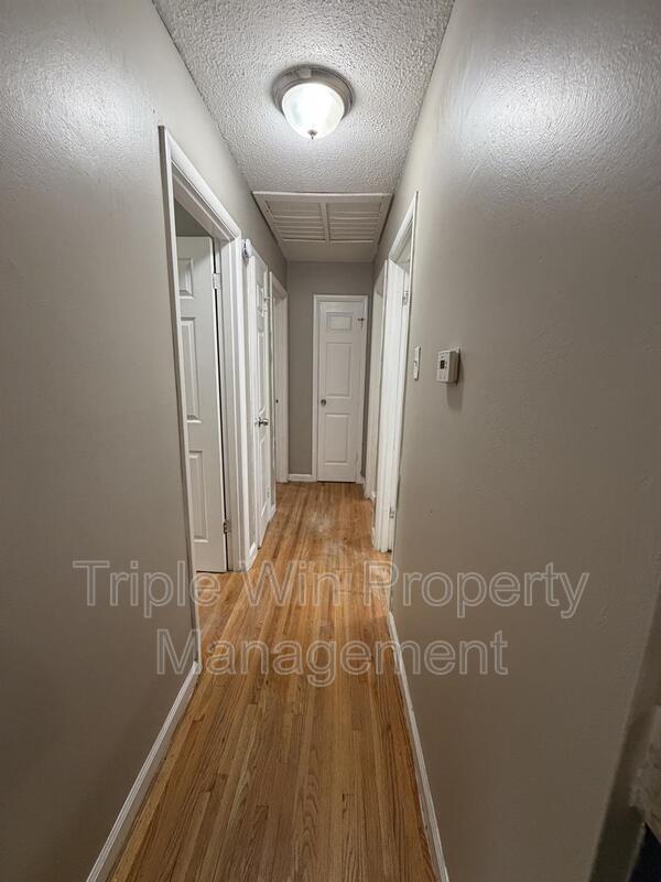 Building Photo - 714 Undercliff Dr