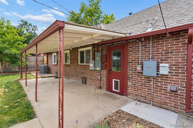 Building Photo - 556 S Canosa Ct