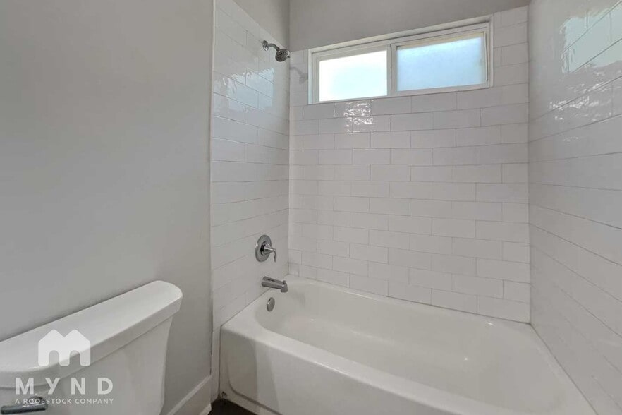 Building Photo - 423 Channing Ave