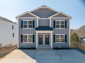 Building Photo - Vanderbilt Duplexes