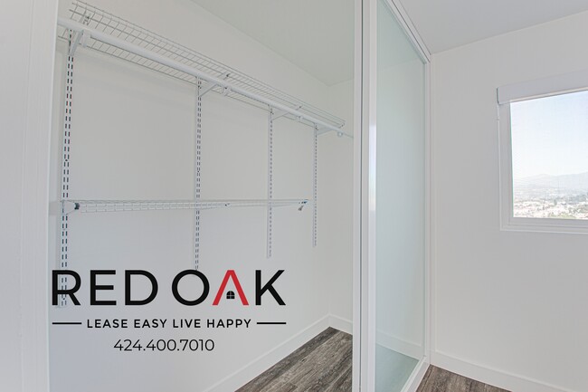 Building Photo - 2965 Waverly Dr