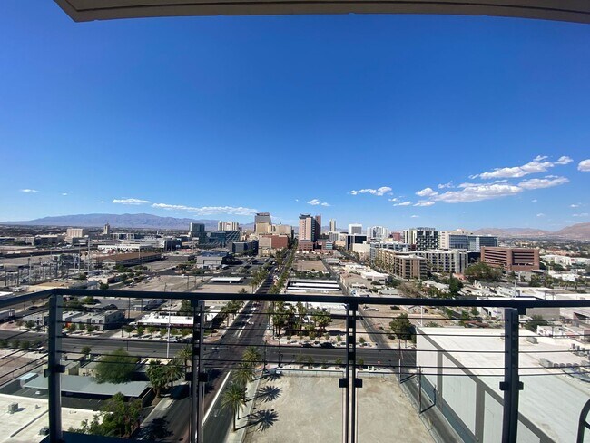 Building Photo - Stunning Fully Furnished Loft with Breathtaking Views of the Las Vegas Strip!