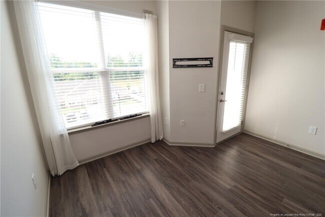 Building Photo - 2402 Gathering Sq Ct
