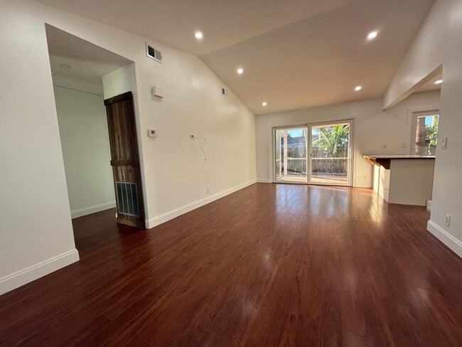 Building Photo - 9785 Ridge Creek Rd