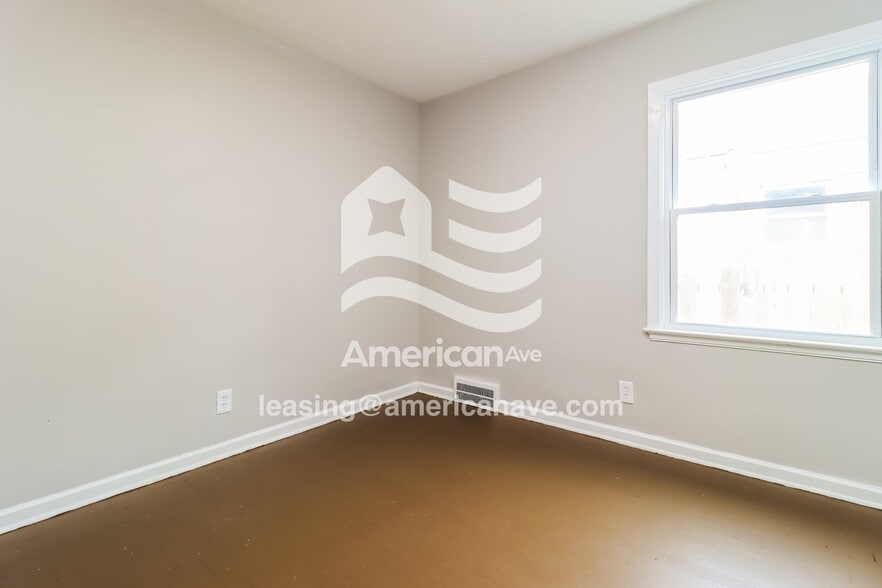 Building Photo - 20412 Lesure St