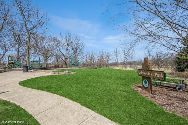 Building Photo - 7111 Saddle Oaks Dr