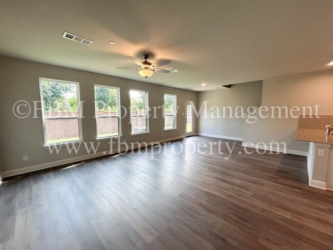 Building Photo - 2069 Layla Dr
