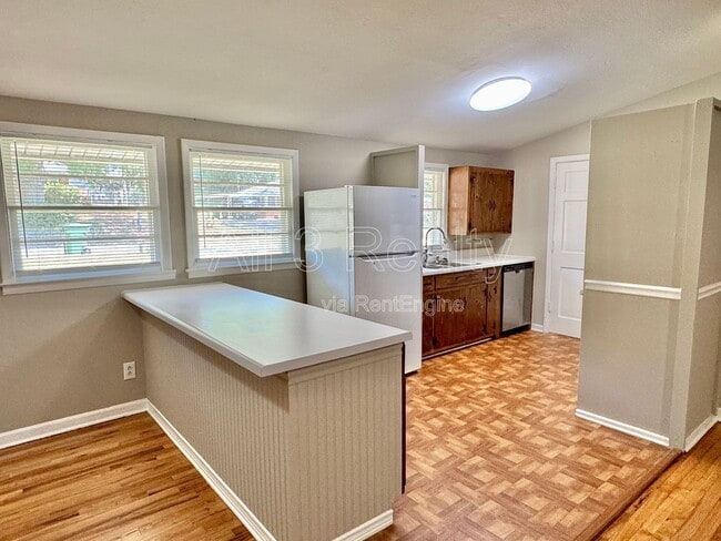 Building Photo - 3600 Nottingham Rd