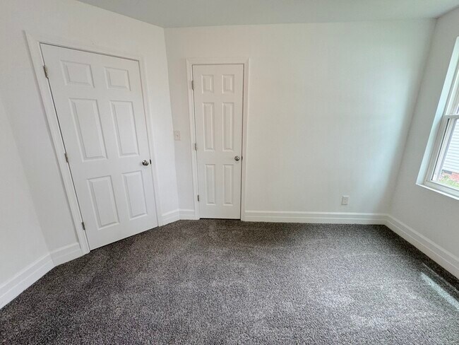 Building Photo - CHARMING 4-BEDROOM, 2-BATH COTTAGE-STYLE HOME IN HAMPTON, VA!