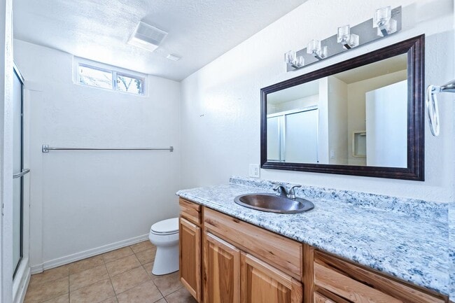 Building Photo - 1453 Luna Ln