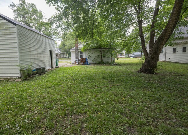 Building Photo - 304 W Fort Scott St