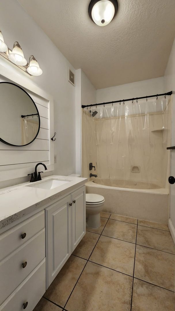 Building Photo - Large Renovated Orem Condo for Rent