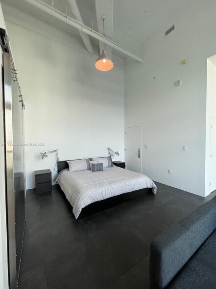 Building Photo - 9055 SW 73rd Ct