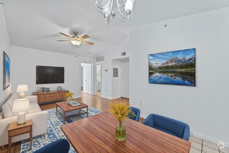 Building Photo - AVAILABLE NOW: Central Austin 1 BR / 1 BA ...