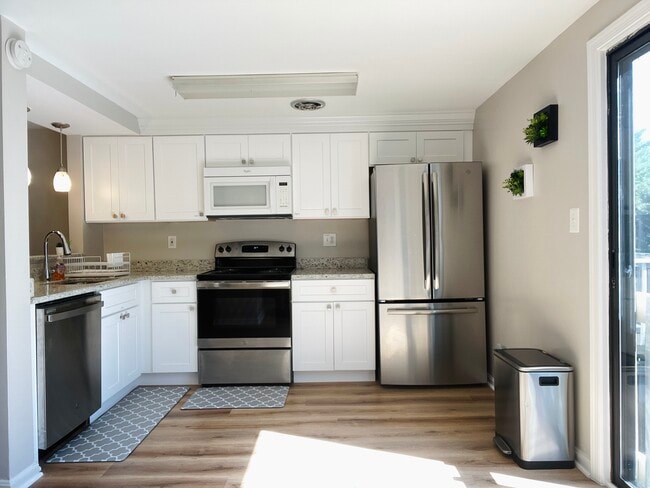 Building Photo - 9516 Dunbrook Ct