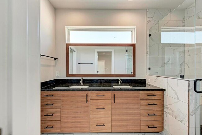 Building Photo - 7714 Watson St