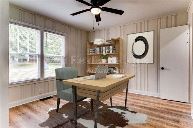 Building Photo - 210 Bryan St