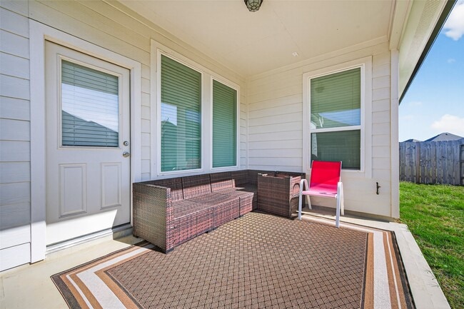 Building Photo - 32227 Cedar Crst Dr