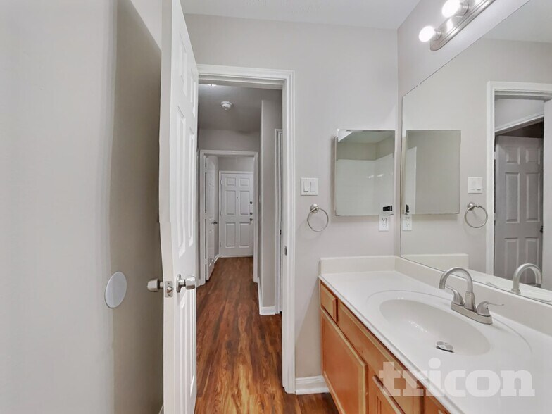 Building Photo - 3915 Liberty Square Trail