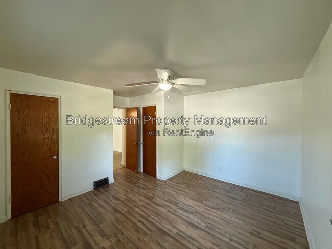 Building Photo - 68 Knecht Dr