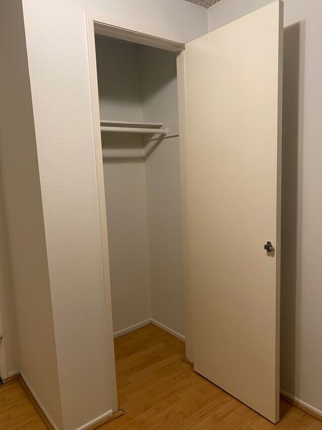 Building Photo - 2 Bedroom TownHome
