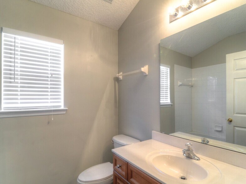 Building Photo - 233 Bell Branch Ln