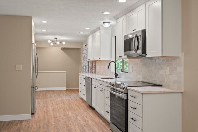 Building Photo - 4 Bed 3 Bath Home in Cul-de-sac with Massive 18X40 insulated shop