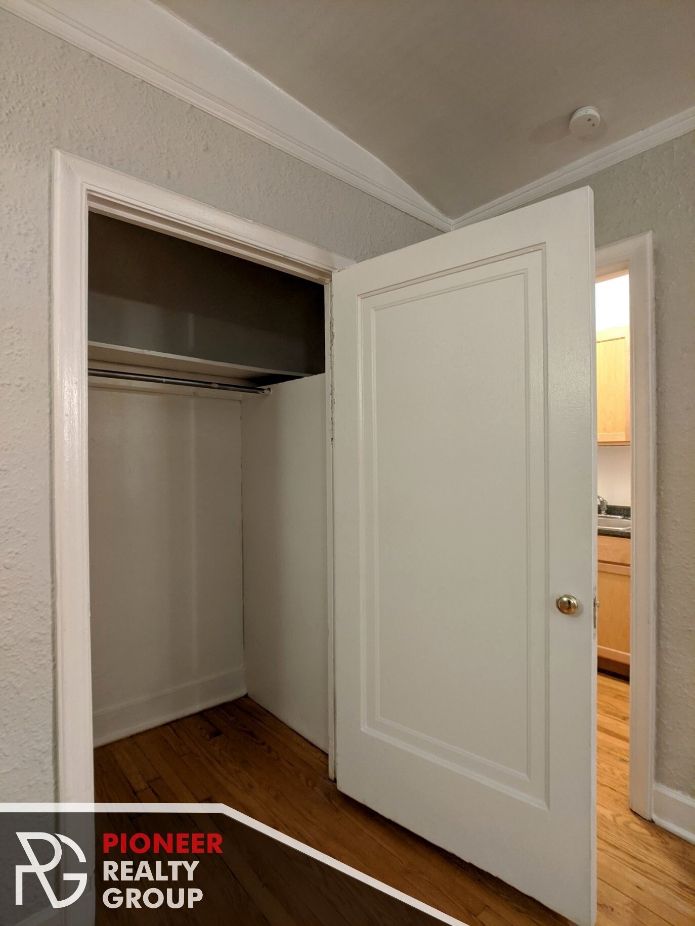 Building Photo - 556 W Arlington Pl