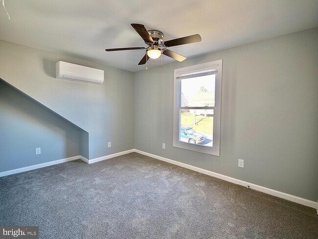Building Photo - 40 Neeld Ln